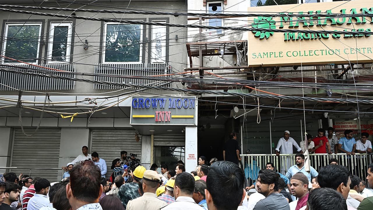 Delhi Police & Local Authorities seal B&B buildings in Malviya Nagar's Hauz Rani area (Photo/ANI) Delhi Police & Local Authorities seal B&B buildings in Malviya Nagar's Hauz Rani area (Photo/ANI)