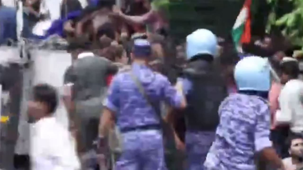 Police use mild force to disperse CJP protestors (Photo/ANI) Police use mild force to disperse CJP protestors (Photo/ANI)