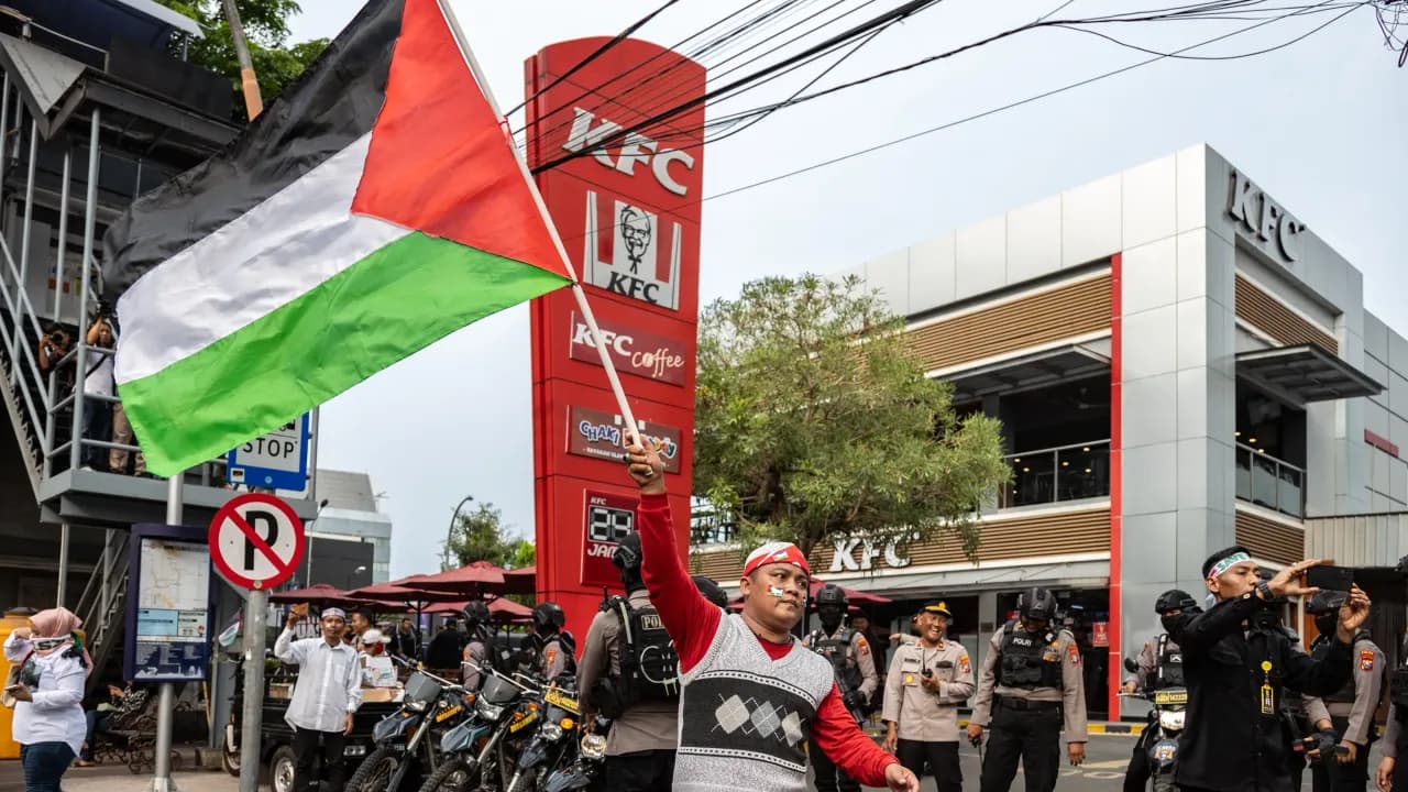 https://stocktwits.com/news articles/markets/equity/starbucks pizzahut kfc still in boycott crosshairs in indonesia malaysia over israel gaza war report/chsR7MIRdaW https://stocktwits.com/news articles/markets/equity/starbucks pizzahut kfc still in boycott crosshairs in indonesia malaysia over israel gaza war report/chsR7MIRdaW
