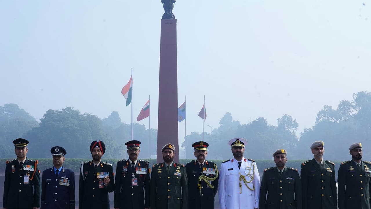 UAE Presidential Guard Commander Major General Ali Saif Al Kaabi receives Guard of Honour in Delhi. (Photo/X@adgpi) UAE Presidential Guard Commander Major General Ali Saif Al Kaabi receives Guard of Honour in Delhi. (Photo/X@adgpi)