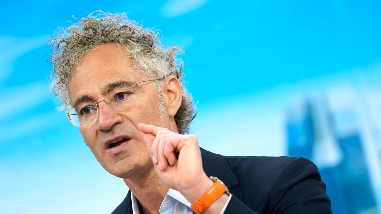 https://stocktwits.com/news articles/markets/equity/pltr ceo alex karp calls for ai accountability first line of defense is you are liable for your own actions/cZtrv7sRBdW https://stocktwits.com/news articles/markets/equity/pltr ceo alex karp calls for ai accountability first line of defense is you are liable for your own actions/cZtrv7sRBdW