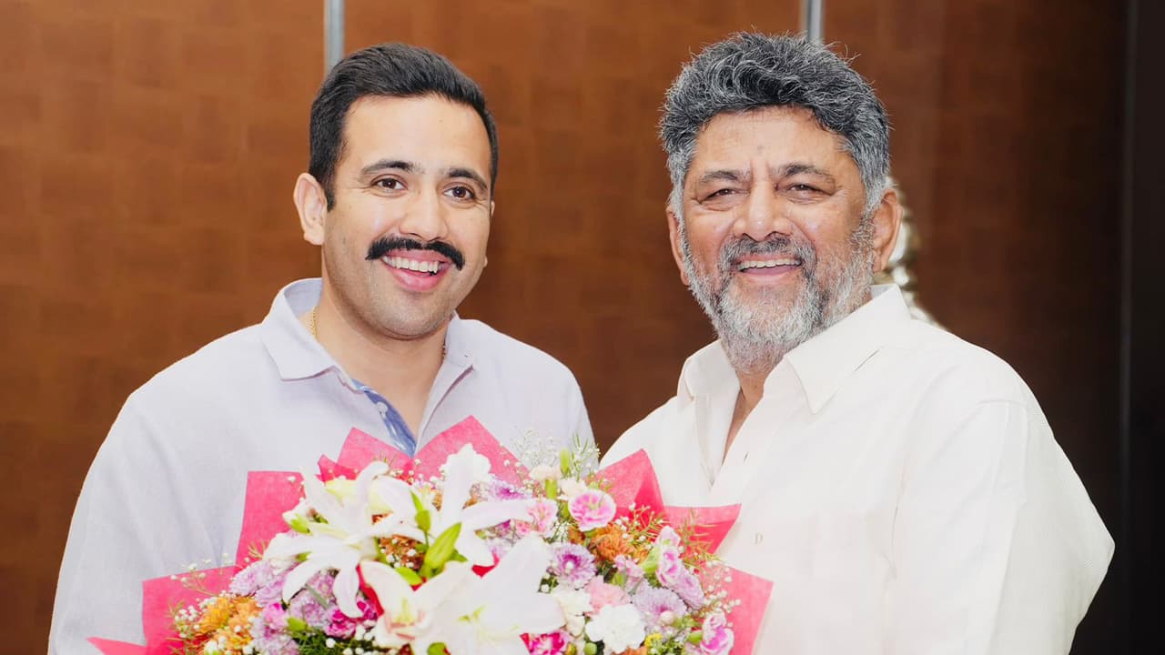 PWD Minister Vikramaditya Singh and Deputy CM of Karnataka DK Shivakumar (Photo/ANI) PWD Minister Vikramaditya Singh and Deputy CM of Karnataka DK Shivakumar (Photo/ANI)