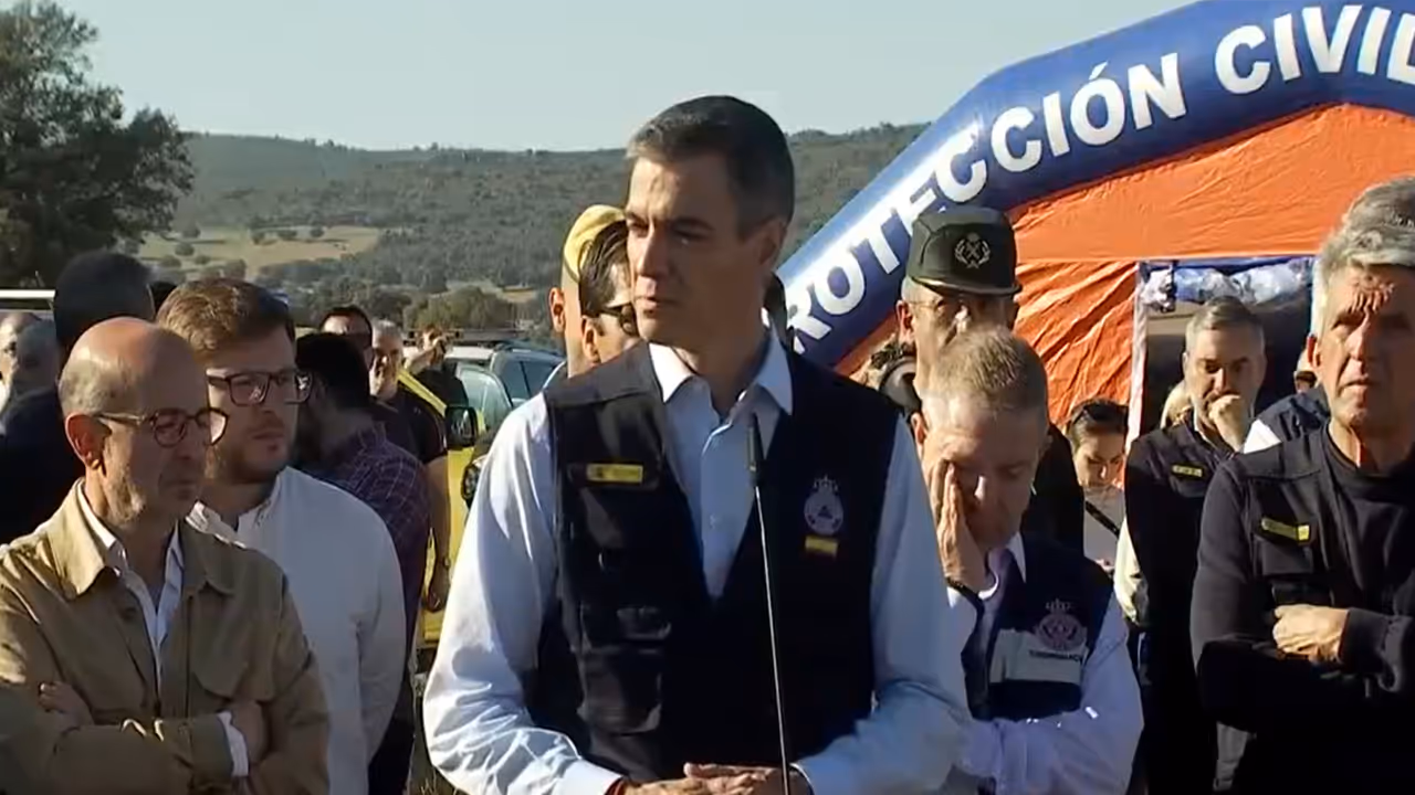 Spanish Prime Minister Pedro Sánchez in the Urda railway accident area (Photo/X/@desdelamoncloa) Spanish Prime Minister Pedro Sánchez in the Urda railway accident area (Photo/X/@desdelamoncloa)
