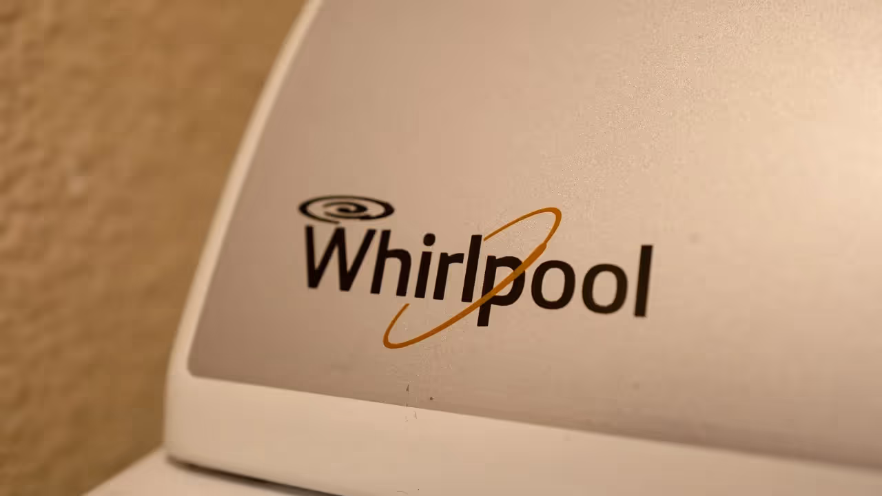 https://stocktwits.com/news articles/markets/equity/whirlpool stock tumbles after hours despite strong q3 results annual forecast/cLGjd1uR3uv