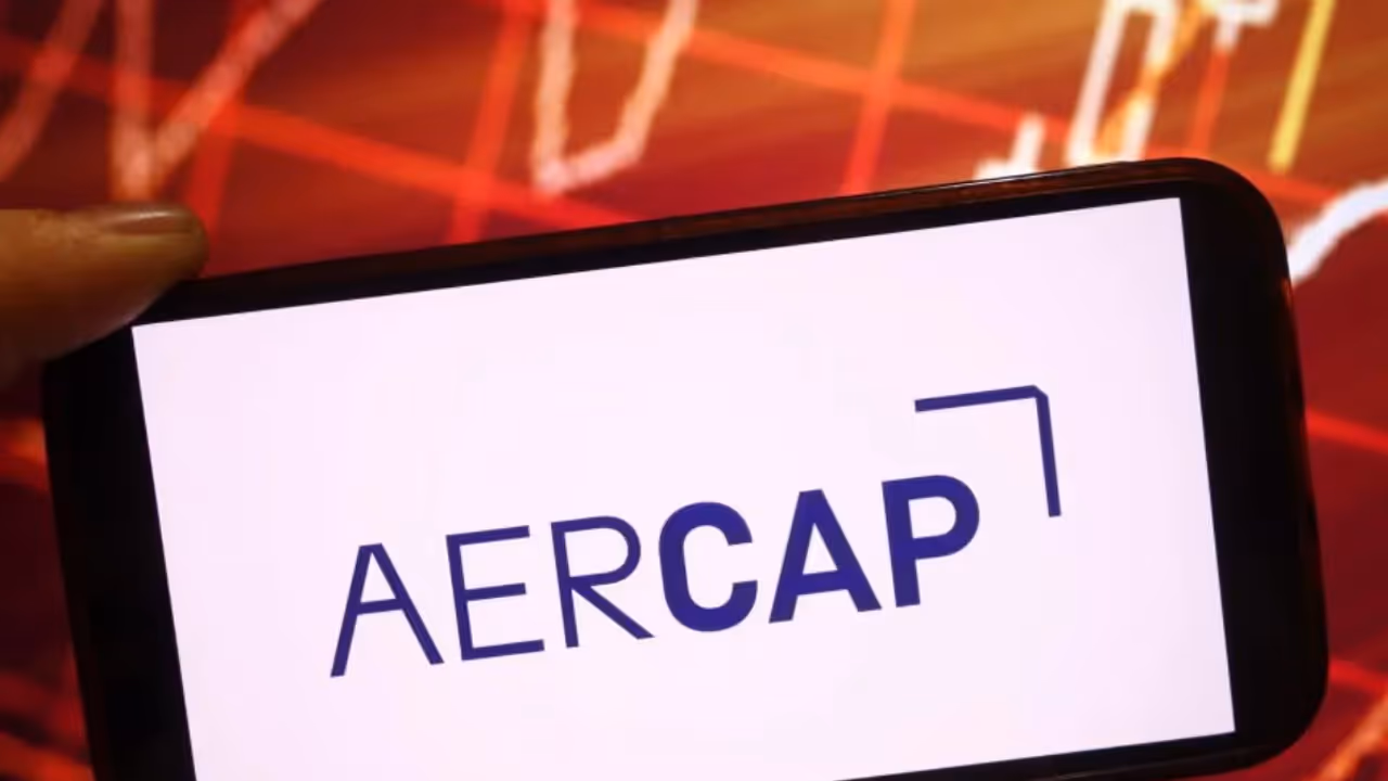 https://stocktwits.com/news articles/markets/equity/aer cap stock gains after uk court allows top aircraft lessor to recover 1 b for jets stuck in russia/chlXkihRb63