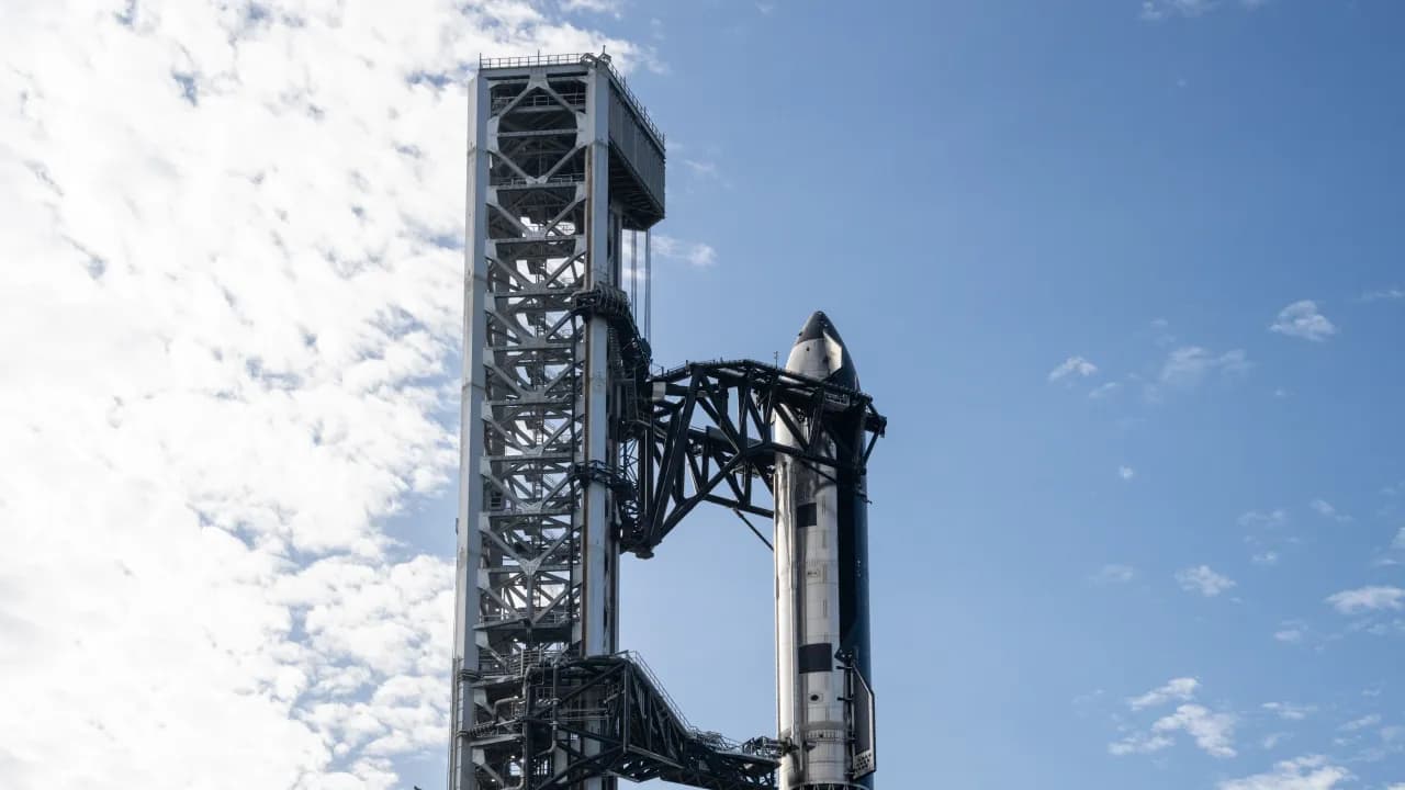 https://stocktwits.com/news articles/markets/equity/space x guides intact starship to christmas island after 24 days at sea ahead of next flight test/cZYcjBvRJju https://stocktwits.com/news articles/markets/equity/space x guides intact starship to christmas island after 24 days at sea ahead of next flight test/cZYcjBvRJju