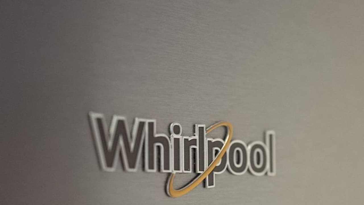Whirlpool Stock Slides After Q4 Revenue Miss, Lower 2025 Guidance: Retail Sentiment Sours Whirlpool Stock Slides After Q4 Revenue Miss, Lower 2025 Guidance: Retail Sentiment Sours