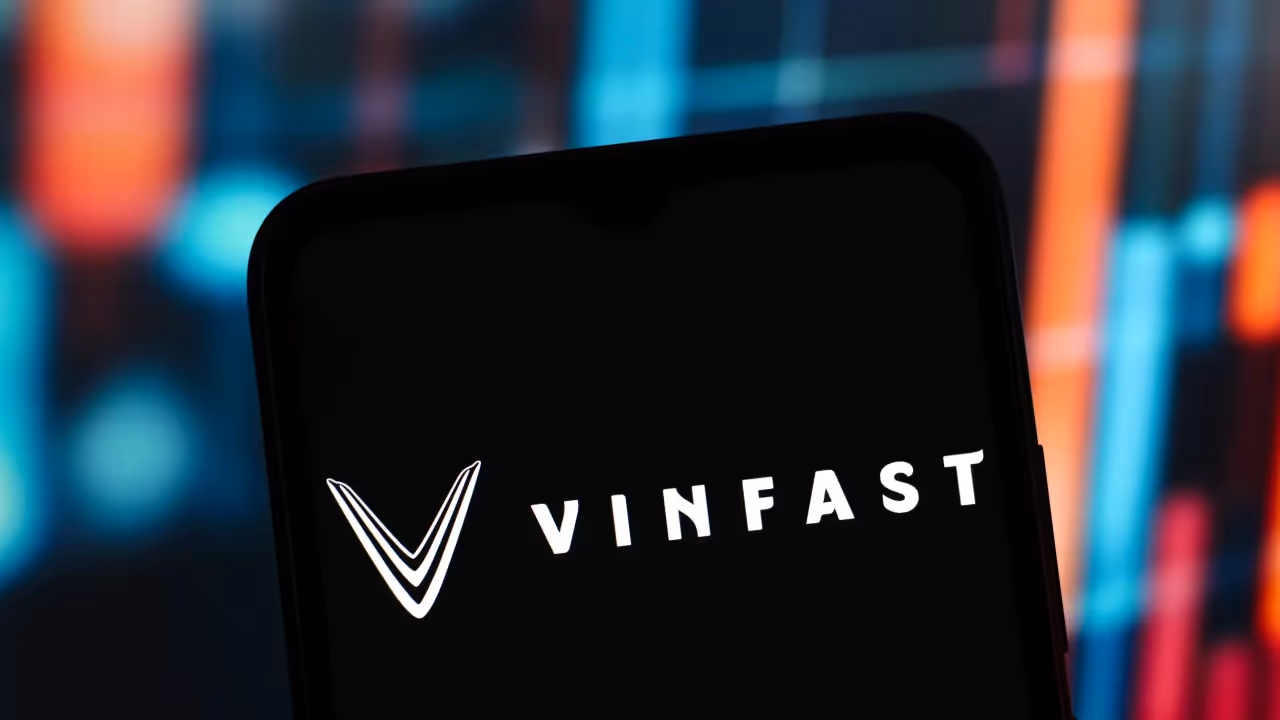 https://stocktwits.com/news articles/markets/equity/vin fast hits pause on us plant but is betting big on india with 200 m lifeline/chw0v2qRds9 https://stocktwits.com/news articles/markets/equity/vin fast hits pause on us plant but is betting big on india with 200 m lifeline/chw0v2qRds9