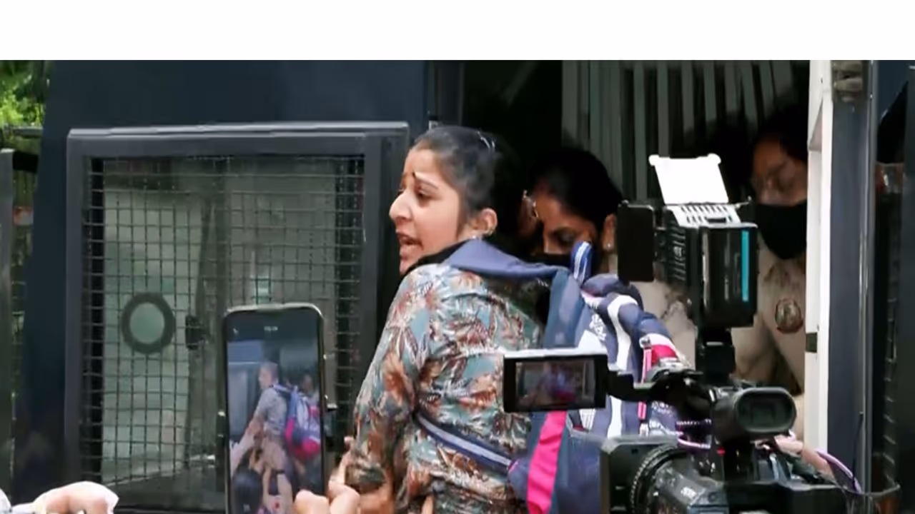 Delhi Police detains a protester near Jantar Mantar area amid the CJP led protest (Photo/ANI) Delhi Police detains a protester near Jantar Mantar area amid the CJP led protest (Photo/ANI)