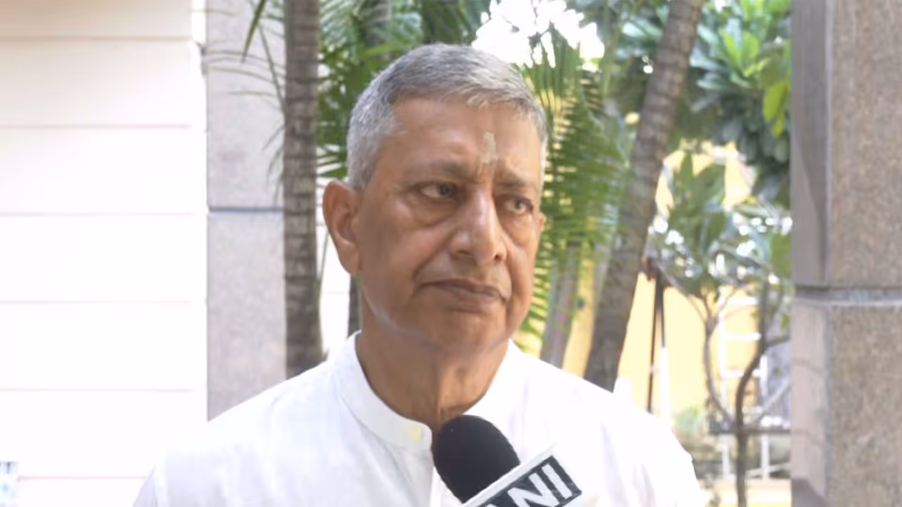 Jammu & Kashmir Former Director General of Police S.P. Vaid (Photo/ANI) Jammu & Kashmir Former Director General of Police S.P. Vaid (Photo/ANI)