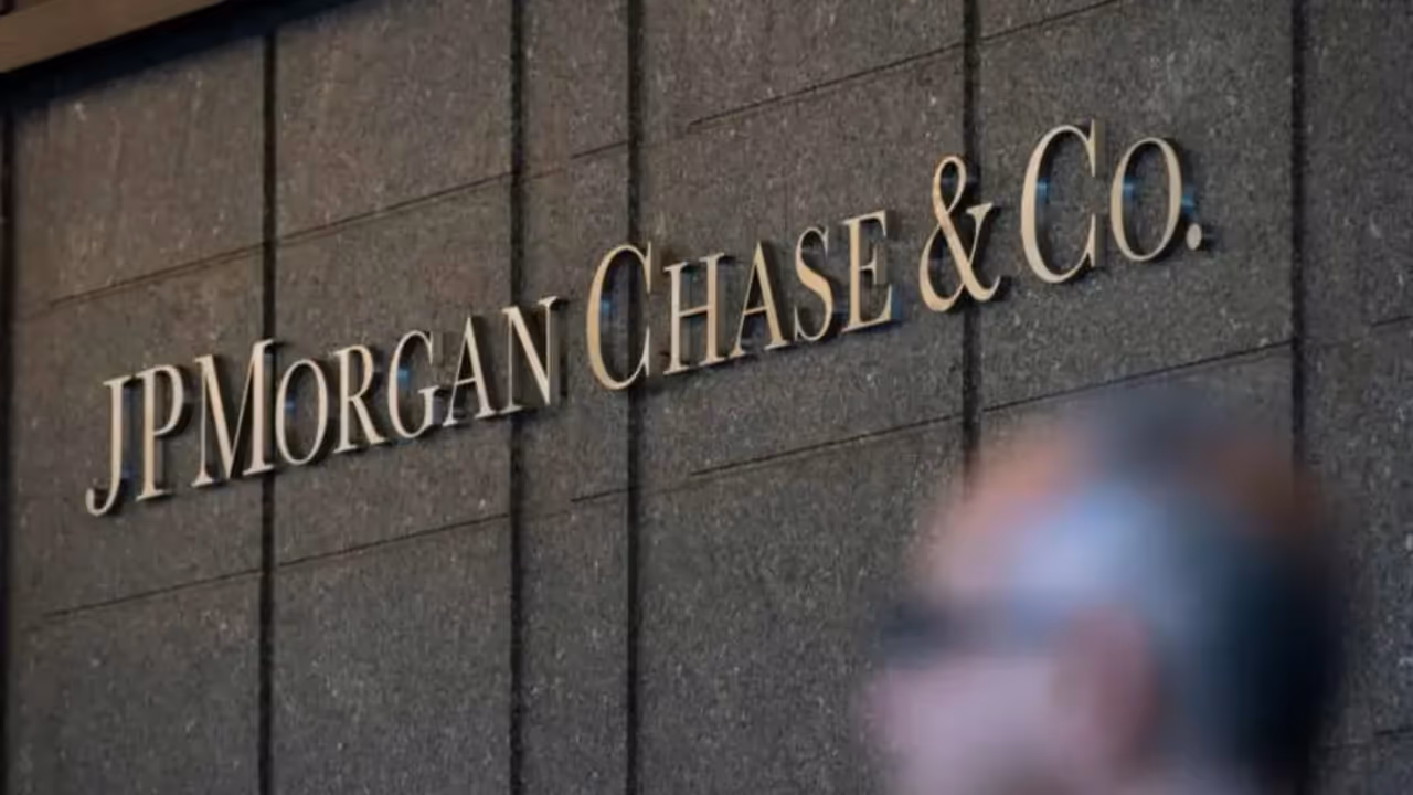https://stocktwits.com/news articles/markets/equity/jp morgan launches jpm coin for institutional clients expands push into blockchain payments/cLPIYllRE5L