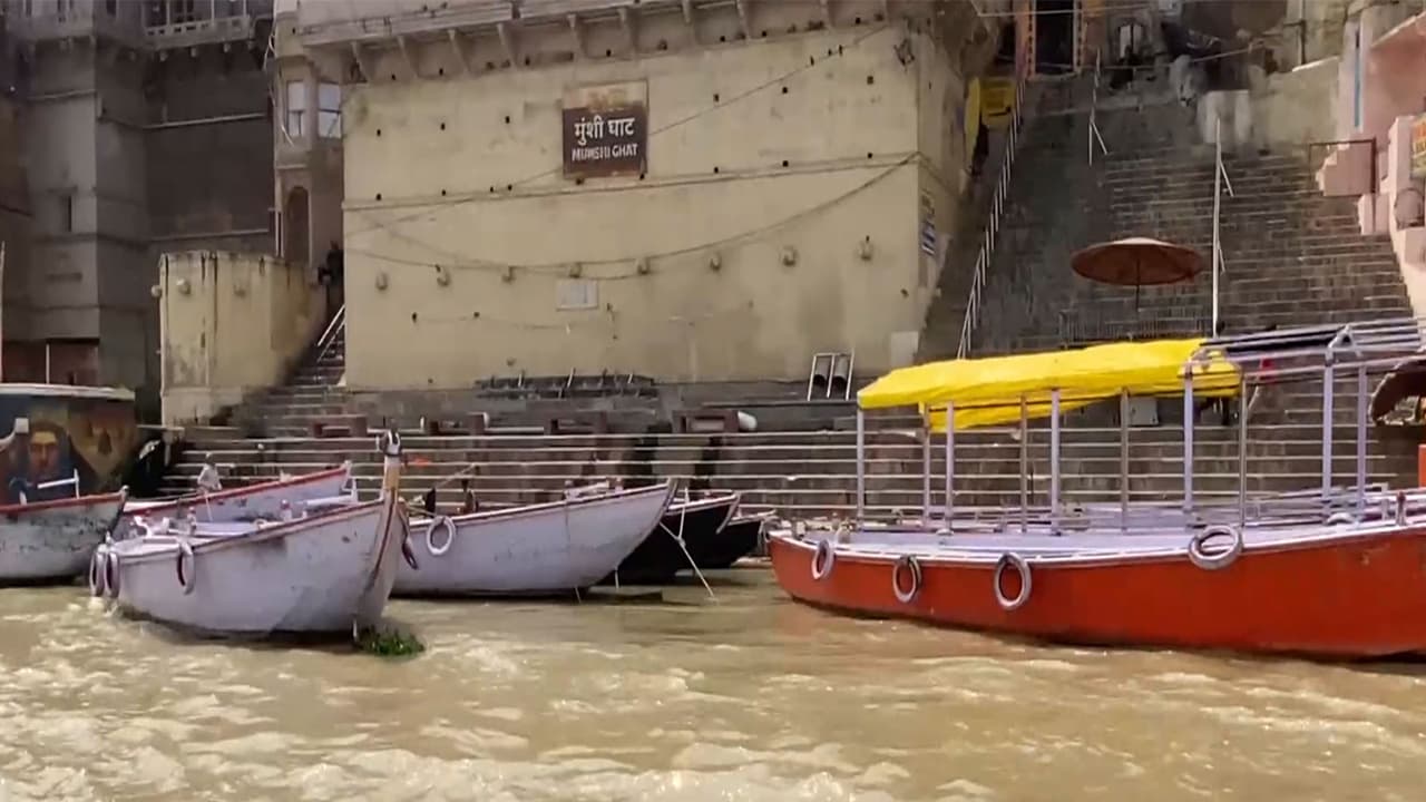 Ganga water level rises in Varnasi (Photo/ANI) Ganga water level rises in Varnasi (Photo/ANI)