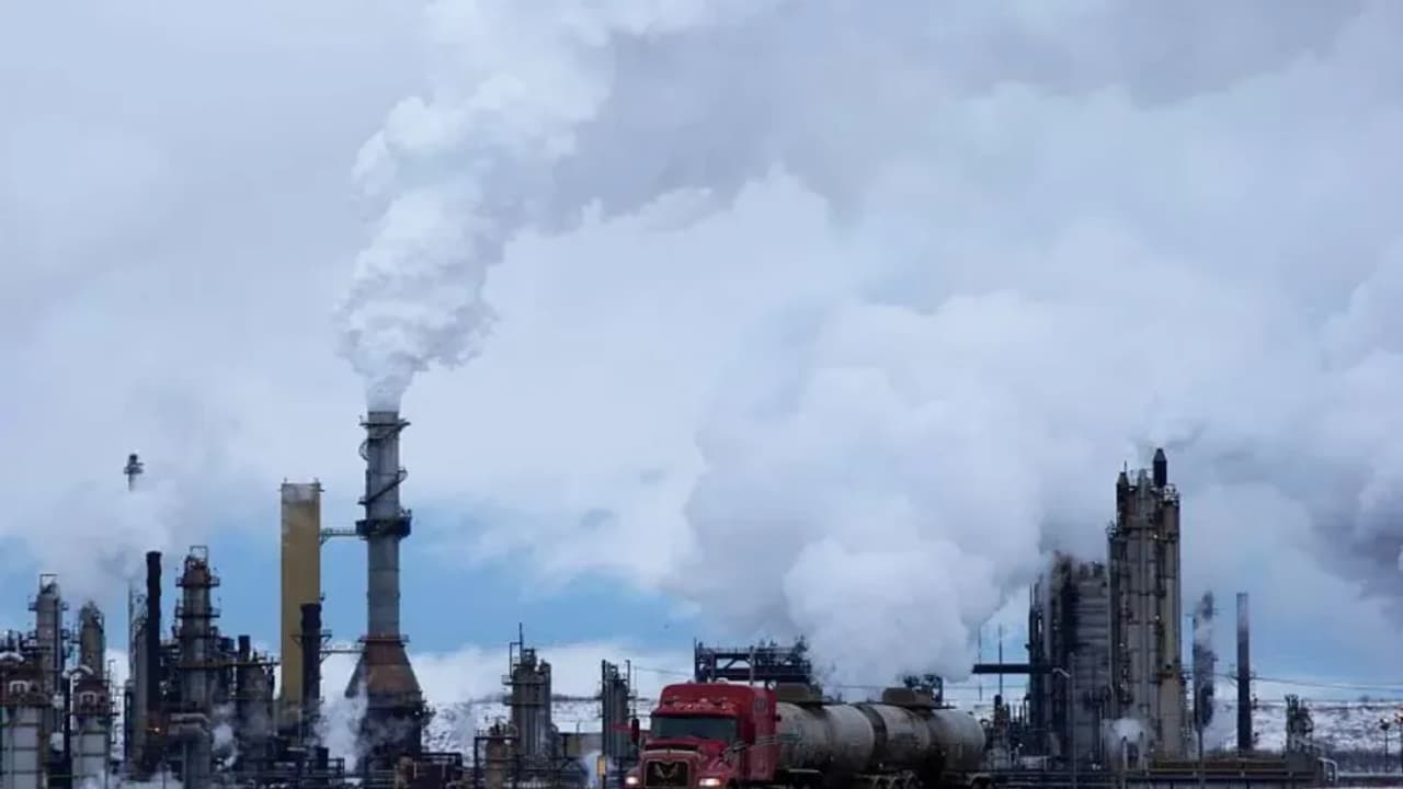 https://stocktwits.com/news articles/markets/equity/wildfires in alberta slash canada s oil output by nearly 350 000 barrels per day/chkrTRsRbvJ https://stocktwits.com/news articles/markets/equity/wildfires in alberta slash canada s oil output by nearly 350 000 barrels per day/chkrTRsRbvJ