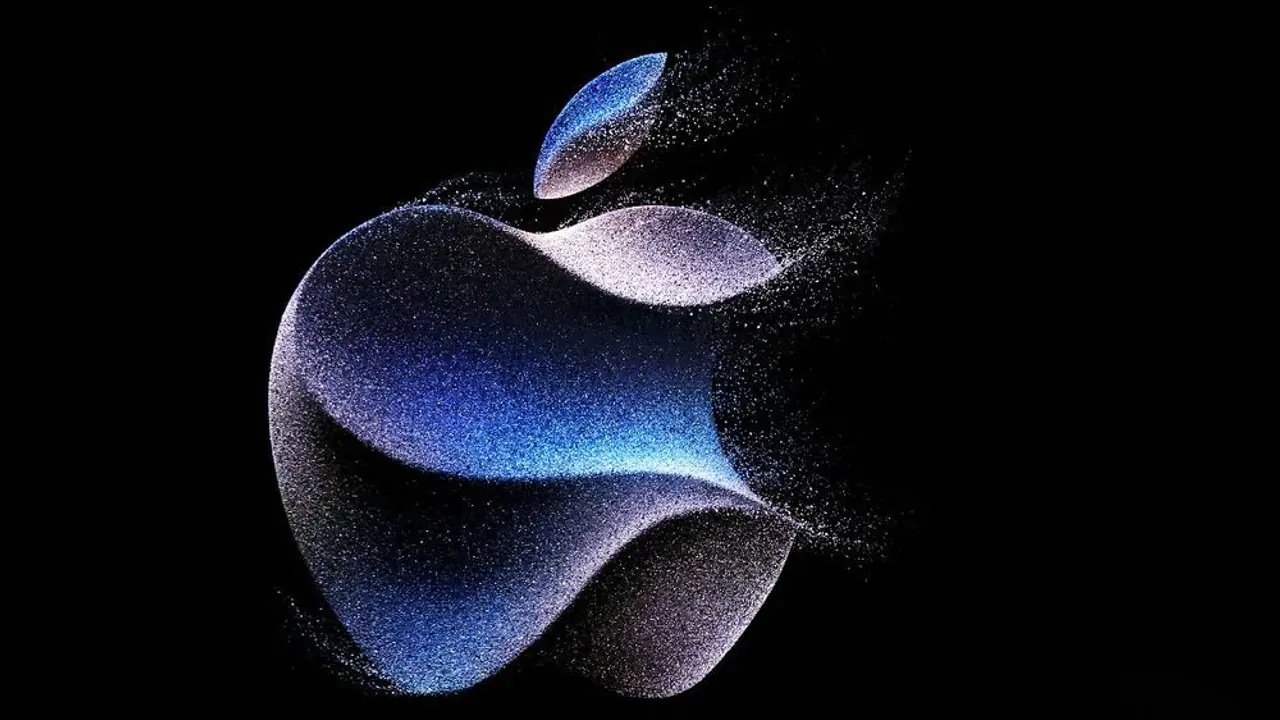 https://stocktwits.com/news articles/markets/equity/apple warns of 900 million tariff hit despite 2025 q2 beat/chLxz7eRb0d