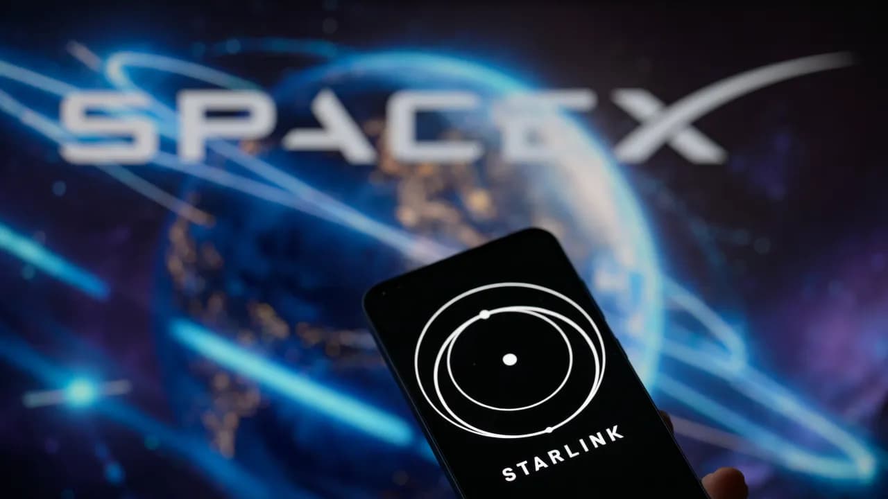 https://stocktwits.com/news articles/markets/equity/space x s starlink launches 40 internet plan to take on fiber giants at and t and verizon/cLPI1BJRE5P https://stocktwits.com/news articles/markets/equity/space x s starlink launches 40 internet plan to take on fiber giants at and t and verizon/cLPI1BJRE5P