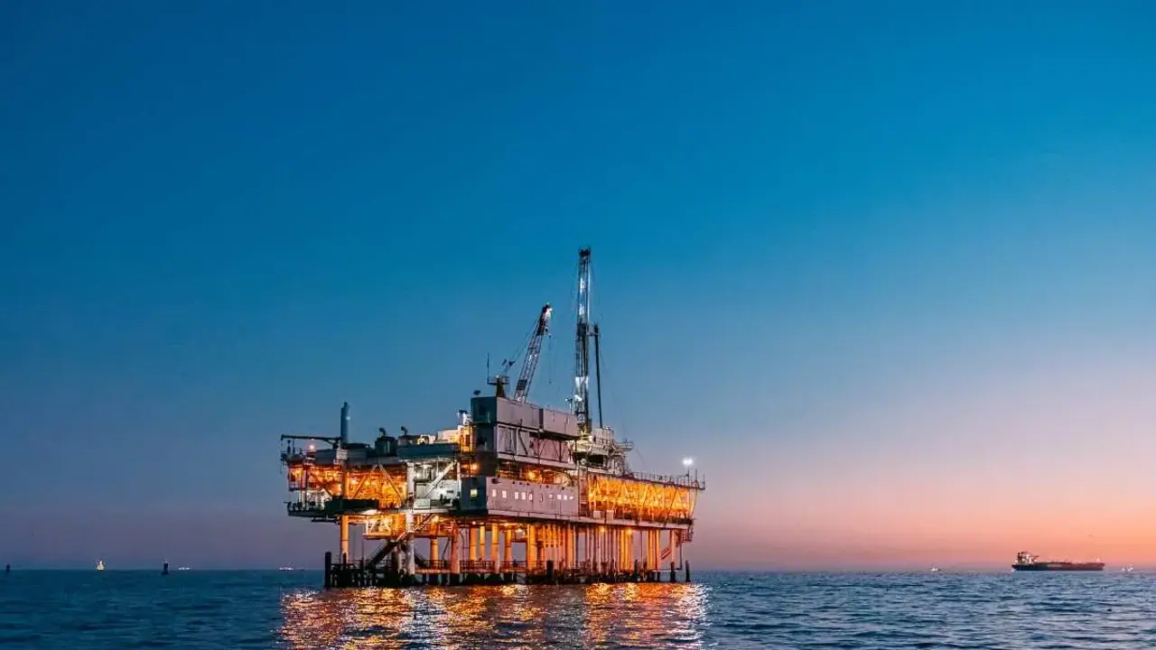 https://stocktwits.com/news-articles/markets/equity/oil-prices-dip-after-worst-weekly-drop-in-2-years-as-opec-reportedly-eyes-another-big-output-boost/chmZcRTRReJ
