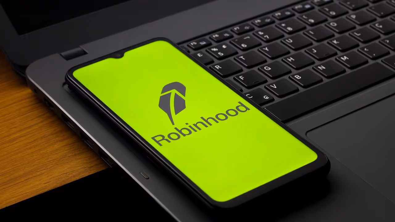https://stocktwits.com/news articles/markets/equity/hood stock tumbles overnight on revenue miss retail sees easy money on complete overreaction/cZUBUNJRB6R https://stocktwits.com/news articles/markets/equity/hood stock tumbles overnight on revenue miss retail sees easy money on complete overreaction/cZUBUNJRB6R