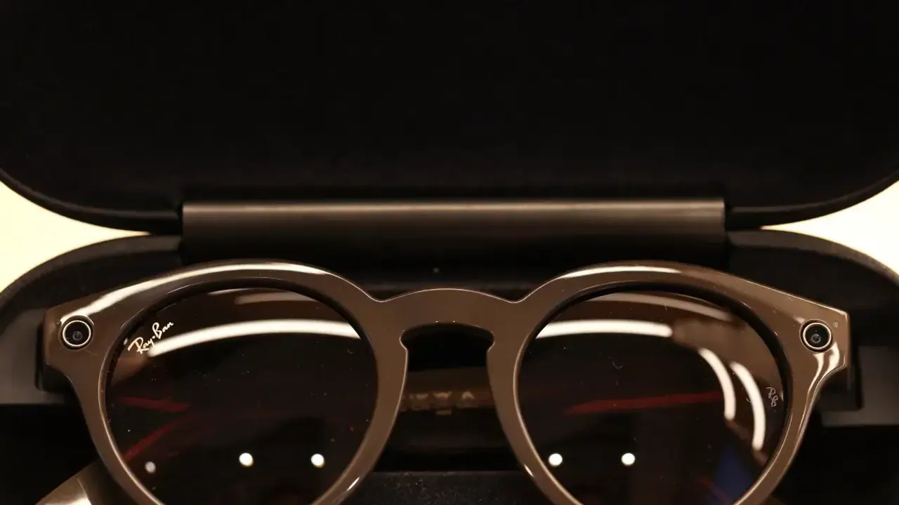 https://stocktwits.com/news articles/markets/equity/liked metas ray ban smart glasses now oakley and prada are getting the ai treatment too/chlrtK0RRcm