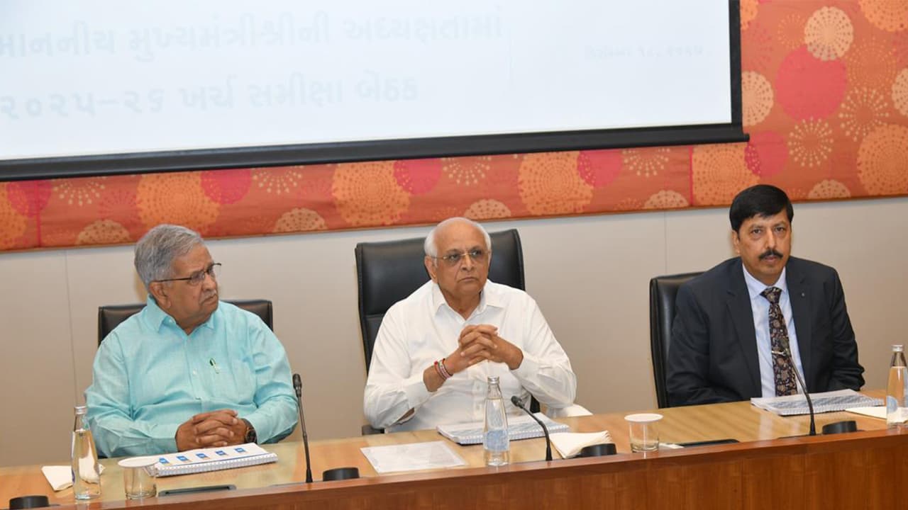 Gujarat CM reviews state departments’ budget expenditure (Photo/ANI) Gujarat CM reviews state departments’ budget expenditure (Photo/ANI)