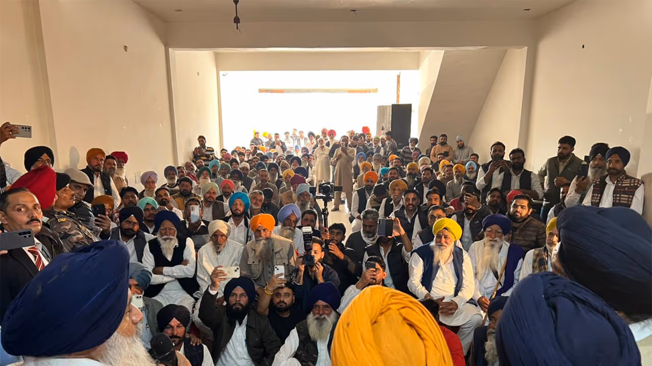 Shiromani Akali Dal (SAD) President Sukhbir Singh Badal making announcement (Photo/ANI) Shiromani Akali Dal (SAD) President Sukhbir Singh Badal making announcement (Photo/ANI)