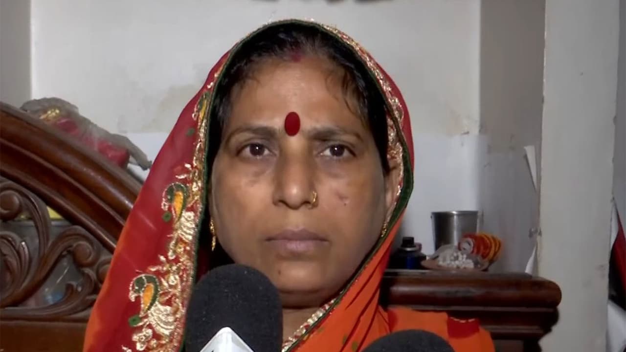 Mother of victim in Uttam Nagar muder case (Photo/ANI) Mother of victim in Uttam Nagar muder case (Photo/ANI)