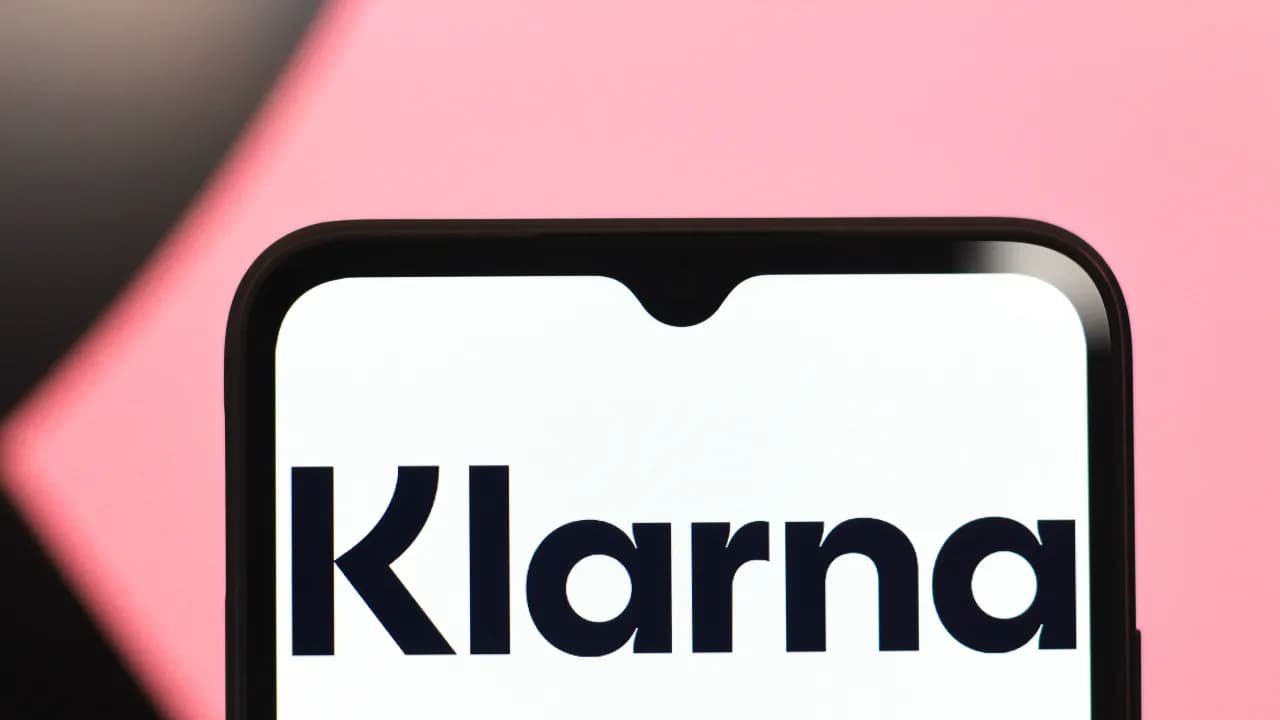 https://stocktwits.com/news articles/markets/equity/klar stock recovers overnight as management touts strong us growth retail turns extremely bullish says klarna is undervalued/cZYdRV1RJk2 https://stocktwits.com/news articles/markets/equity/klar stock recovers overnight as management touts strong us growth retail turns extremely bullish says klarna is undervalued/cZYdRV1RJk2