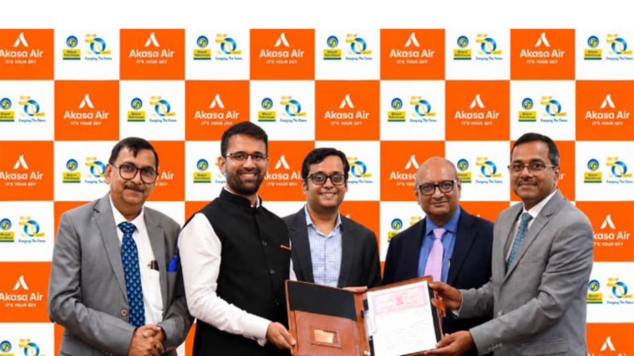 Akasa Air and BPCL sign MoU (Photo/Akasa Air) Akasa Air and BPCL sign MoU (Photo/Akasa Air)