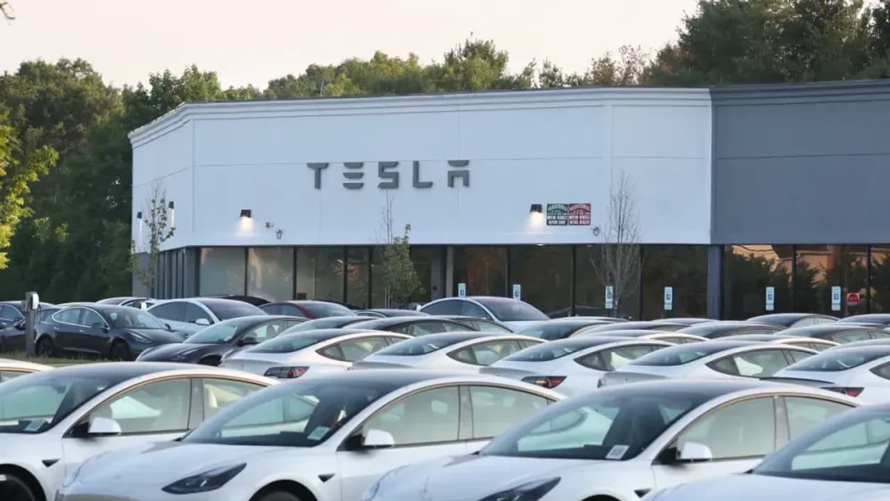 https://stocktwits.com/news articles/markets/equity/tesla sales in spain plummet 36 even as ev sales accelerate/chid28DRb1b