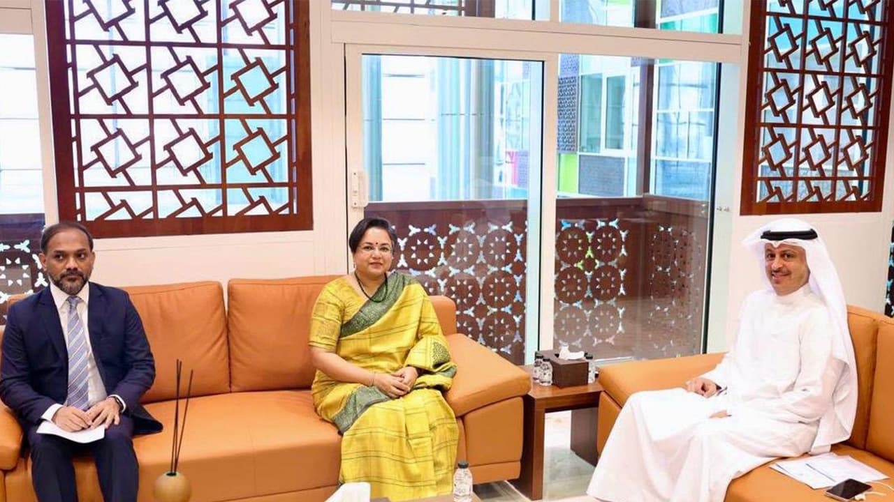 Indian Ambassador to Kuwait Paramitha Tripathi called on Kuwait's Minister of Commerce and Industry Osama Khaled Abdullah Bodai in Kuwait City to explore opportunities for strengthening bilateral ties. (Photo: X/@indembkwt) Indian Ambassador to Kuwait Paramitha Tripathi called on Kuwait's Minister of Commerce and Industry Osama Khaled Abdullah Bodai in Kuwait City to explore opportunities for strengthening bilateral ties. (Photo: X/@indembkwt)