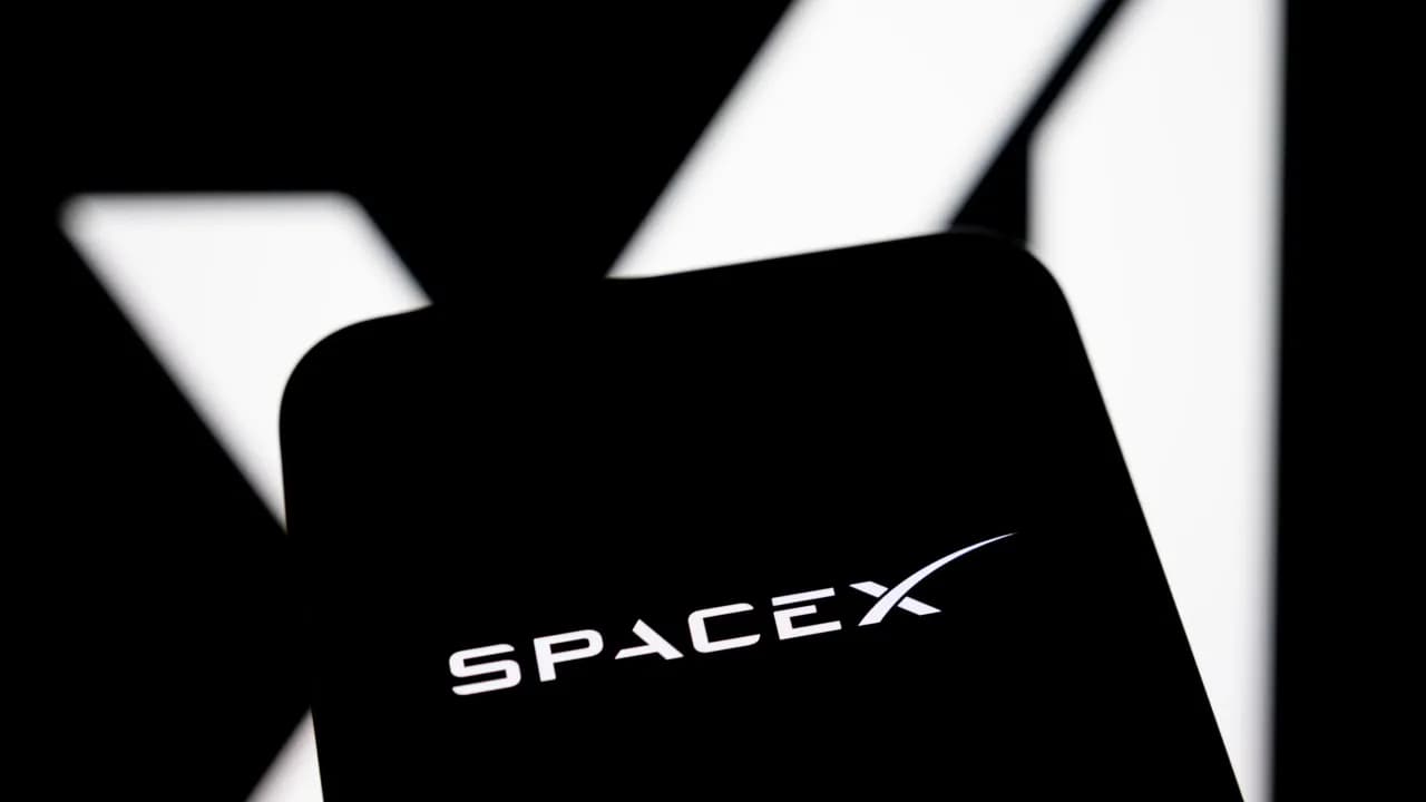 https://stocktwits.com/news articles/markets/equity/spacexai drops new logo xai fully merges into spacex/cZm1YgPR7lz https://stocktwits.com/news articles/markets/equity/spacexai drops new logo xai fully merges into spacex/cZm1YgPR7lz