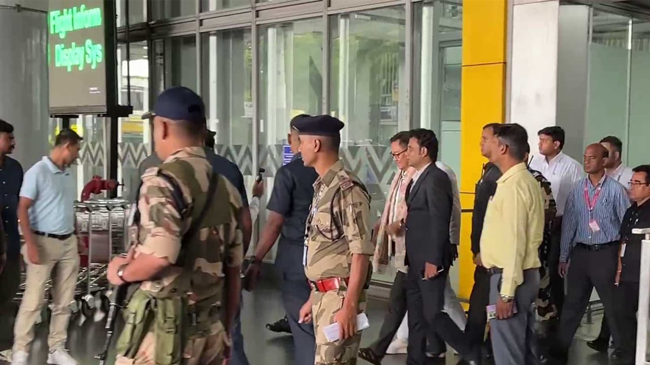Union Minister Kiren Rijiju arrives in Kolkata (Photo/ANI) Union Minister Kiren Rijiju arrives in Kolkata (Photo/ANI)