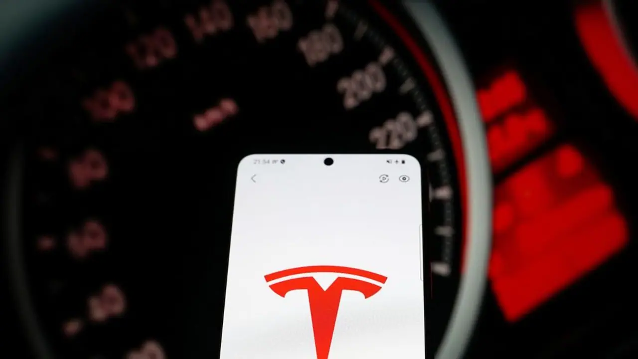 Tesla Stock Faces More Pressure As Musk Says Trump Tariffs Will Have An Impact, Retail Clings To Bullish Hopes Tesla Stock Faces More Pressure As Musk Says Trump Tariffs Will Have An Impact, Retail Clings To Bullish Hopes