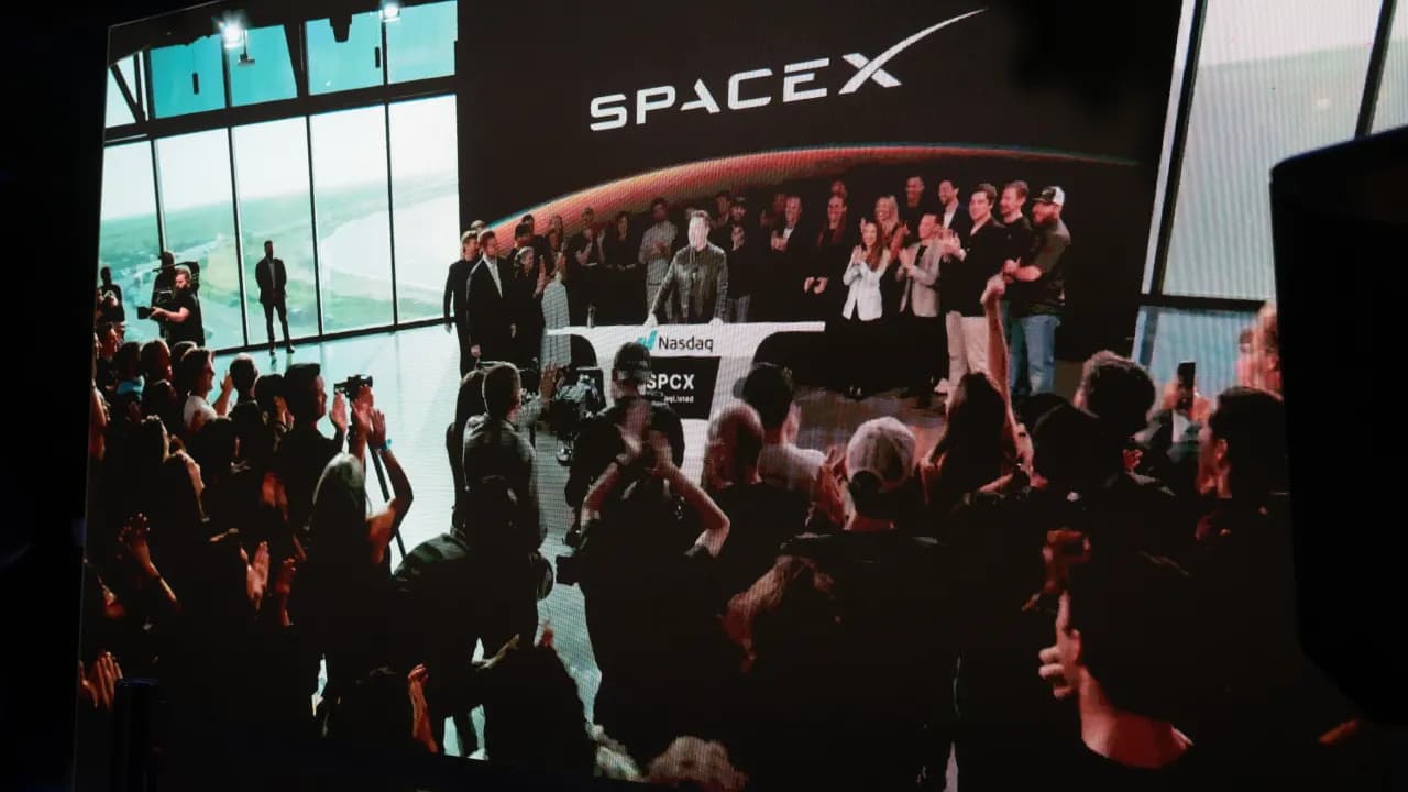 https://stocktwits.com/news articles/markets/equity/why retail traders couldn t take their eyes off these stocks last week ibm pypl tsm nok spcx/cZZLnVXR7MN https://stocktwits.com/news articles/markets/equity/why retail traders couldn t take their eyes off these stocks last week ibm pypl tsm nok spcx/cZZLnVXR7MN