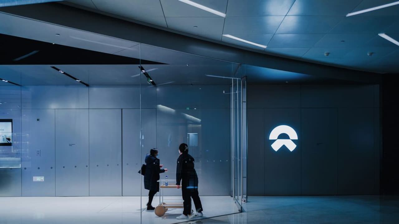 https://stocktwits.com/news articles/markets/equity/nio shanghai sales premium suv demand strong/cZZS2E0R7Hp https://stocktwits.com/news articles/markets/equity/nio shanghai sales premium suv demand strong/cZZS2E0R7Hp