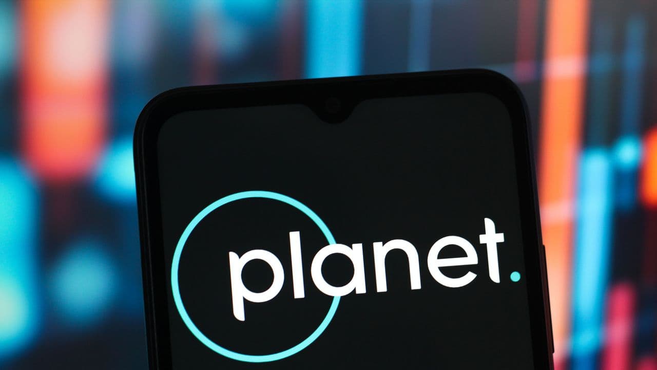 https://stocktwits.com/news articles/markets/equity/pl stock gains premarket planet labs opens berlin facility to scale pelican satellite production/cZMPZQIRBej https://stocktwits.com/news articles/markets/equity/pl stock gains premarket planet labs opens berlin facility to scale pelican satellite production/cZMPZQIRBej