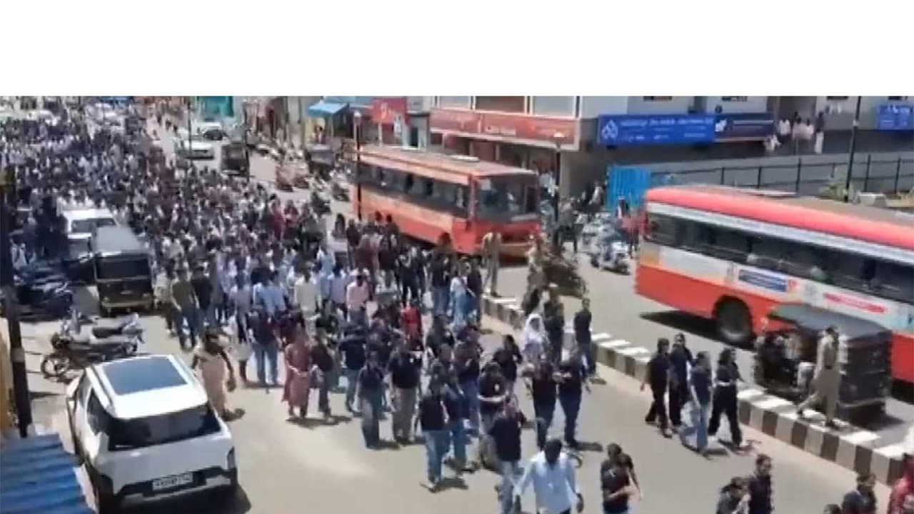 Visual from Youth Congress Protests In Ballari in Karnataka (Photo/ANI) Visual from Youth Congress Protests In Ballari in Karnataka (Photo/ANI)