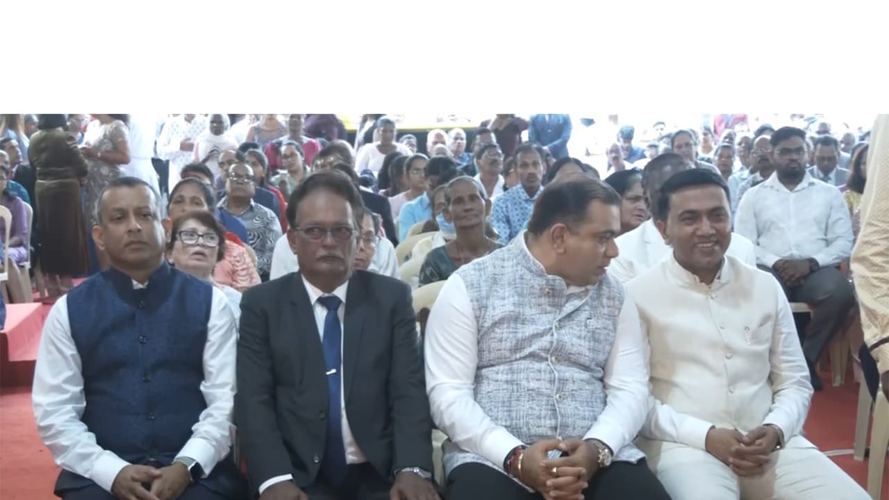 Goa CM Pramod Sawant attends Feast Mass of St. Francis Xavier (Photo/ANI) Goa CM Pramod Sawant attends Feast Mass of St. Francis Xavier (Photo/ANI)