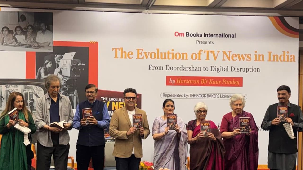 Surya Prakash launches Harsaran Bir Kaur Pandey's book Surya Prakash launches Harsaran Bir Kaur Pandey's book