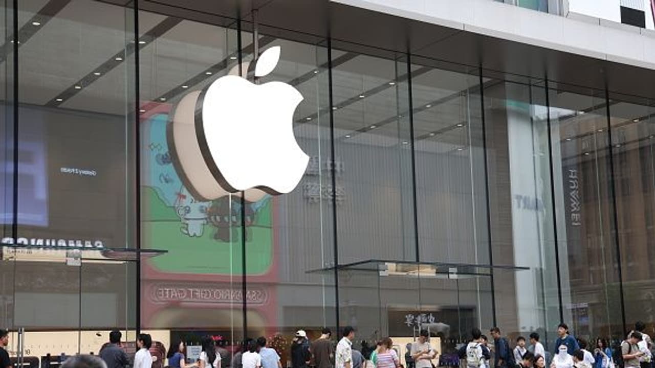 https://stocktwits.com/news articles/markets/equity/apple overtakes nvidia as world s most valuable company i phone duo hits stores amid strong demand/cZxy1DyRBx8 https://stocktwits.com/news articles/markets/equity/apple overtakes nvidia as world s most valuable company i phone duo hits stores amid strong demand/cZxy1DyRBx8