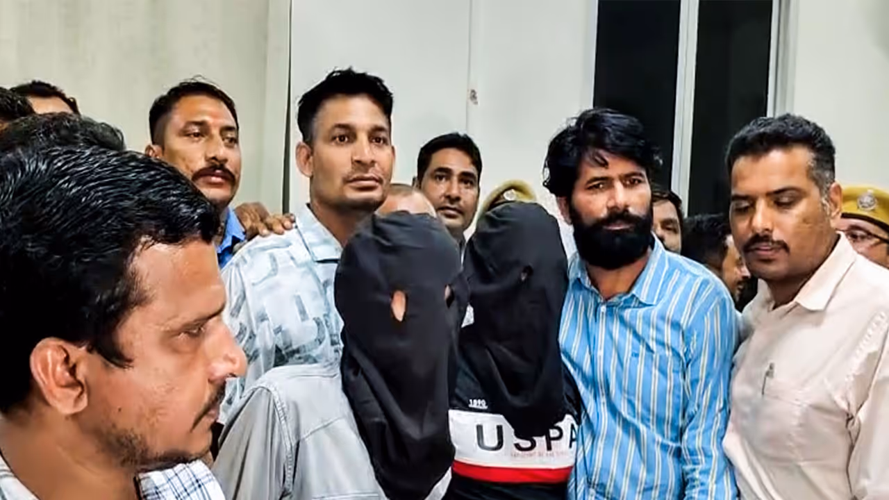 Arrested individuals in Tiger Shroff firing case (Photo/ANI) Arrested individuals in Tiger Shroff firing case (Photo/ANI)