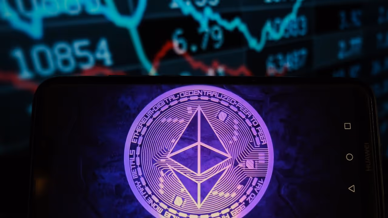 Ethereum Hits Over One Year Low As Trump’s Tariff War Roils Crypto Markets – Retail Feeling Skittish Ethereum Hits Over One Year Low As Trump’s Tariff War Roils Crypto Markets – Retail Feeling Skittish