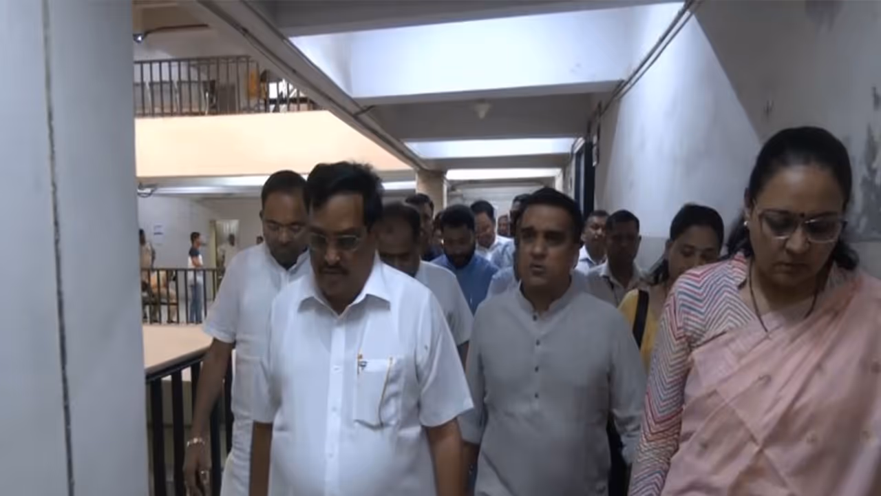 Union Minister CR Patil with Gujarat Home Minister Harsh Sanghavi (Photo/ANI) Union Minister CR Patil with Gujarat Home Minister Harsh Sanghavi (Photo/ANI)