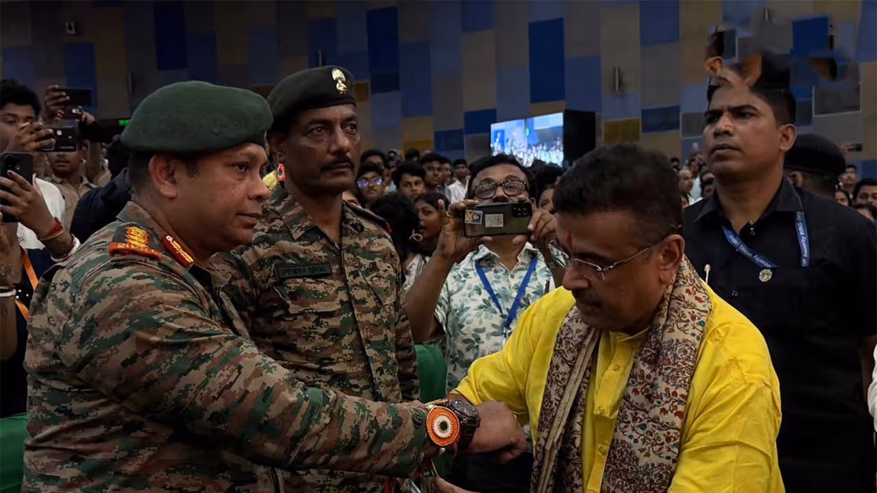 West Bengal CM Suvendu Adhikari with Army soldiers (Photo/ANI) West Bengal CM Suvendu Adhikari with Army soldiers (Photo/ANI)