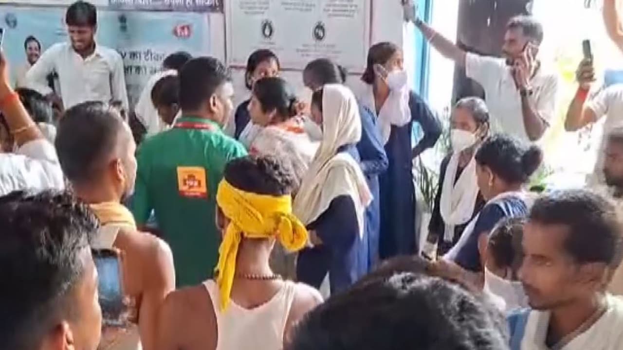People injured in stampeded at the Hospital (Photo/ANI) People injured in stampeded at the Hospital (Photo/ANI)