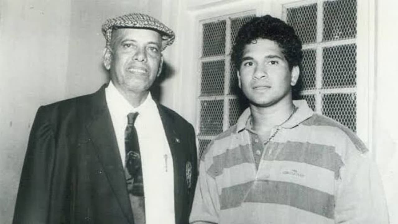 Sachin Tendulkar and Ramakant Achrekar. (Photo: @sachin_rt)