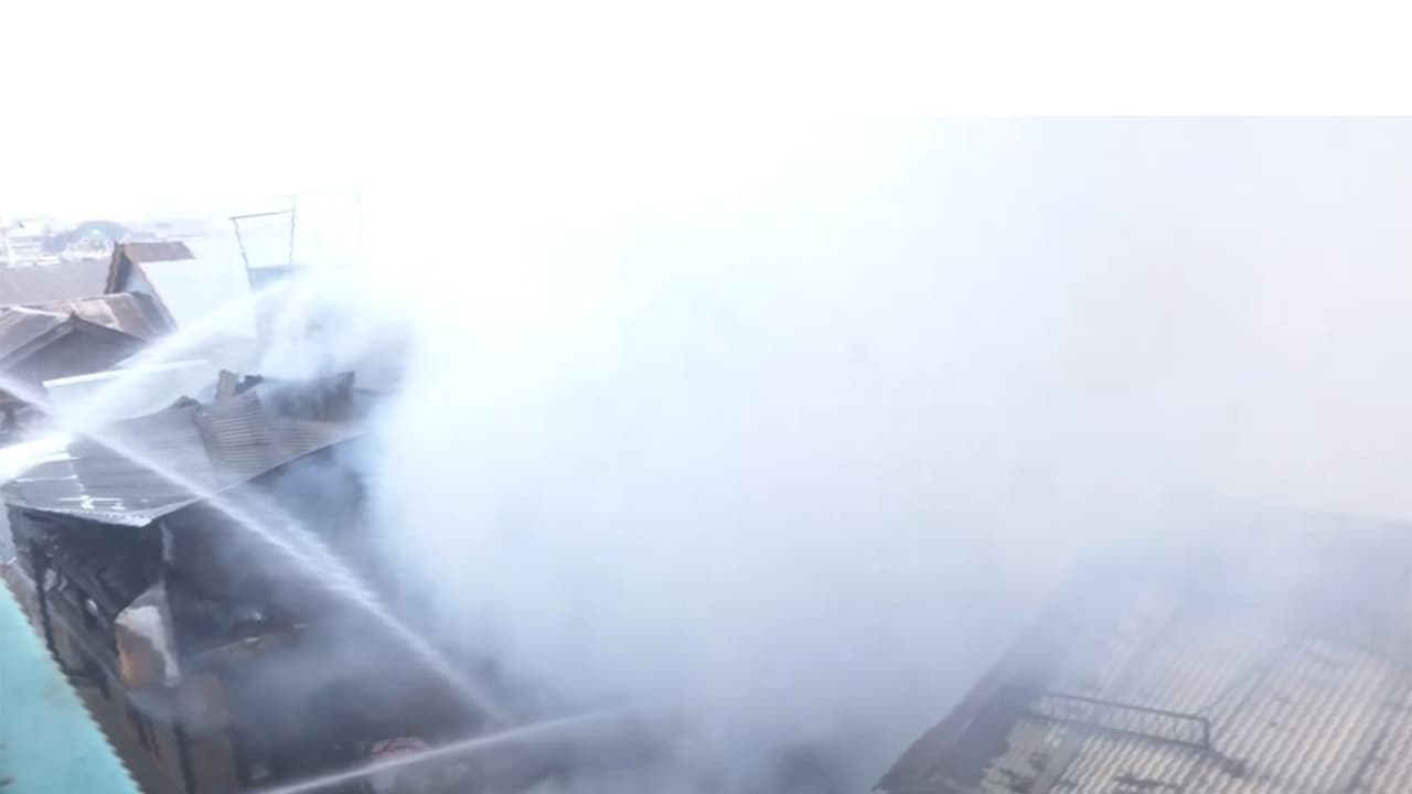 Fire breakout in Nowpora area of Srinagar. (Photo/ANI) Fire breakout in Nowpora area of Srinagar. (Photo/ANI)