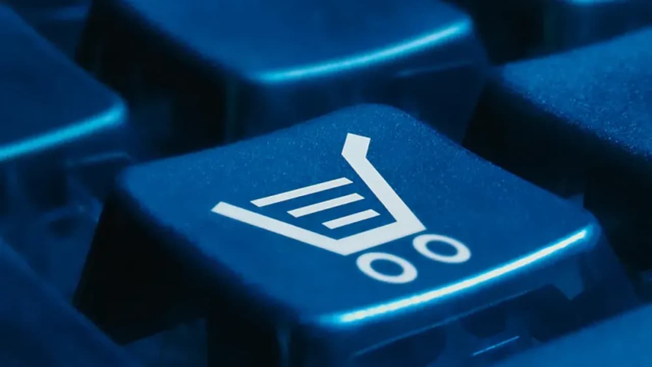 Vestis Stock In Focus After CEO Change: Retail Sentiment Brightens Vestis Stock In Focus After CEO Change: Retail Sentiment Brightens