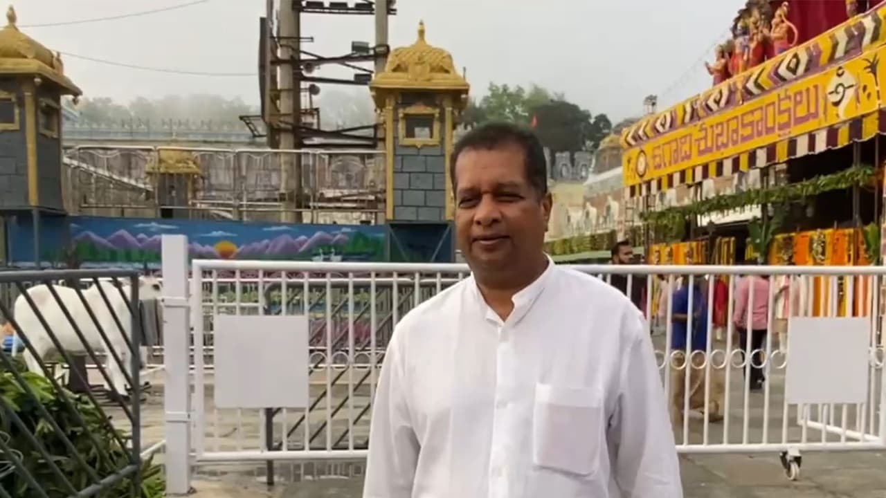 Sri Lankan Member of Parliament (MP), JC Alawathuwala at Tirumala Tirupati Devasthanam (Photo/ANI) Sri Lankan Member of Parliament (MP), JC Alawathuwala at Tirumala Tirupati Devasthanam (Photo/ANI)