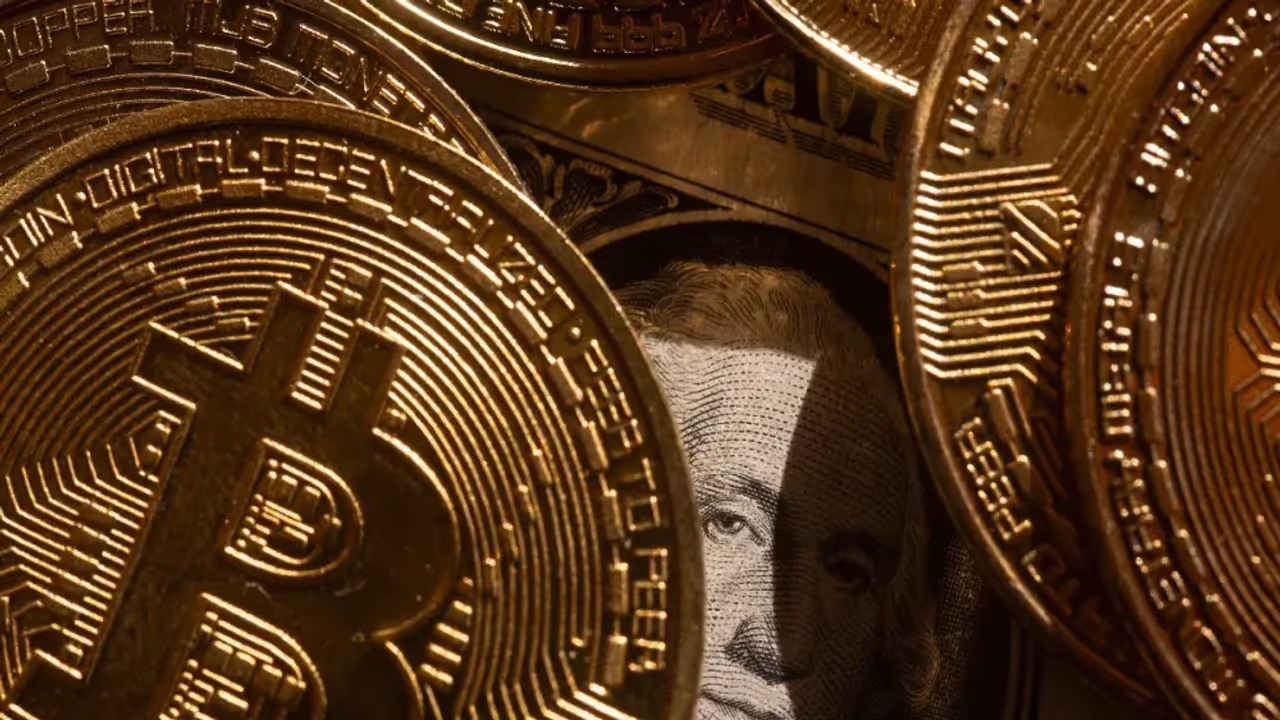 https://stocktwits.com/news articles/markets/cryptocurrency/bitcoin s hot streak rolls on as apex crypto tops 112 k for first time amid gold like positioning risk on mood/chF6Yl1R5KH
