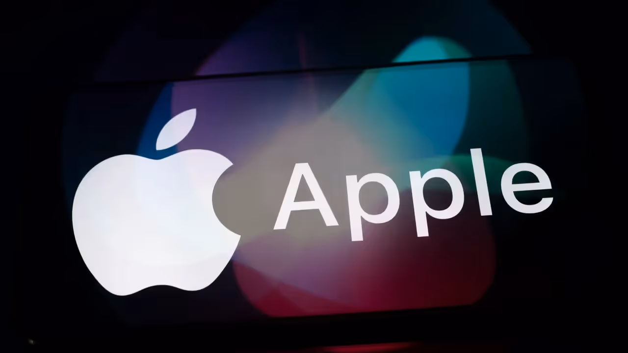 https://stocktwits.com/news articles/markets/equity/apple reportedly negotiates deals with publishers for real time content to power ai powered siri/cZoprovRJWx https://stocktwits.com/news articles/markets/equity/apple reportedly negotiates deals with publishers for real time content to power ai powered siri/cZoprovRJWx